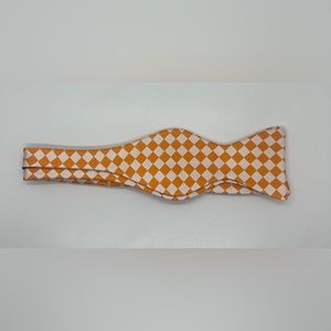 Marlon Garci Bow Tie Orange and Black. Perfect for any Tennessee Football Fan.